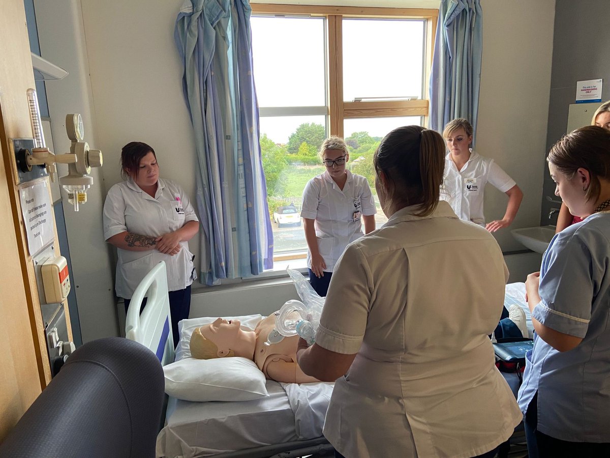 Insitu cardiac arrest simulation on Tocketts ward. Passionately believe in the benefit of this training- thank you to all who participated- you did amazing.. <a href="/SouthTees/">South Tees Hospitals</a> <a href="/NurseConsult3CO/">LindsayGarcia</a> @hilarylloyd13 <a href="/SeanMcVay7/">Sean McVay</a>