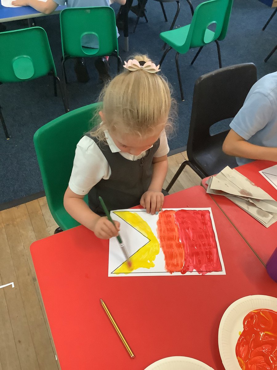 MissSpittlehous's tweet photo. Enjoying creating an ombré effect with paints today 🖌 https://t.co/UYjoD7xHrU