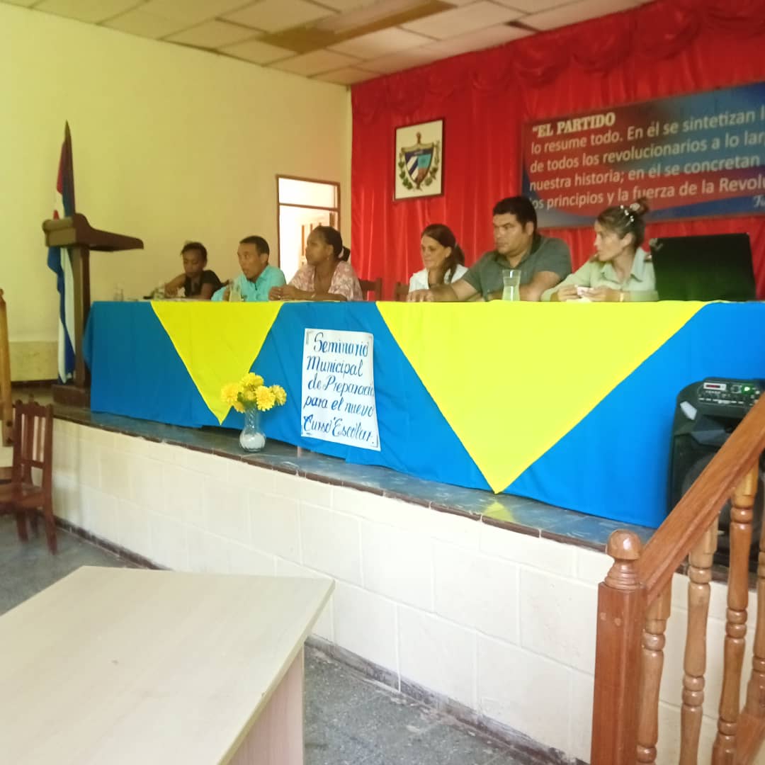 El tema. La labor educativo preventivo. Resultados de la implementación del proyecto atención a Infantes, adolescentes y jóvenes en Bahía Honda. Excelente escenario de intercambio y preparación <a href="/Eugeniocubano/">Eugenio González Pérez</a> <a href="/barreto_nt/">NTBarreto</a> <a href="/yarobyalvarez/">Director Provincial Educación Artemisa</a> <a href="/Oytsa1/">Oytsa Longa</a> <a href="/AsambleaHonda/">Asamblea Municipal del Poder Popular Bahía Honda</a> <a href="/BhondaArtemisa/">@Educacion.BHonda.Artemisa</a>