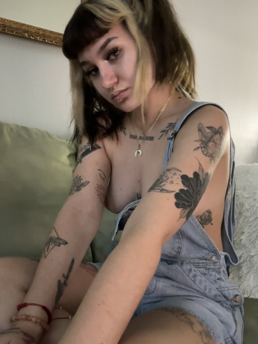 Watch venus ⭐️ NO MINORS's leaked NSFW photo on TwXstars