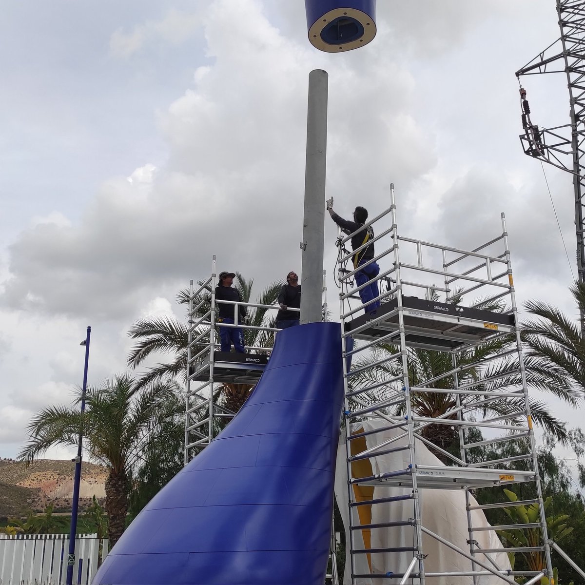 EbantechOficial's tweet image. 60% completada

#ebantech #solidsurface #solidsurfacedesign #estrutura #escultura #estatua #sculpture #ingenieria #ingenieriacivil #design #arquitectura #architecture #instadesign #instaarchitecture #instalike #murcia #alicante