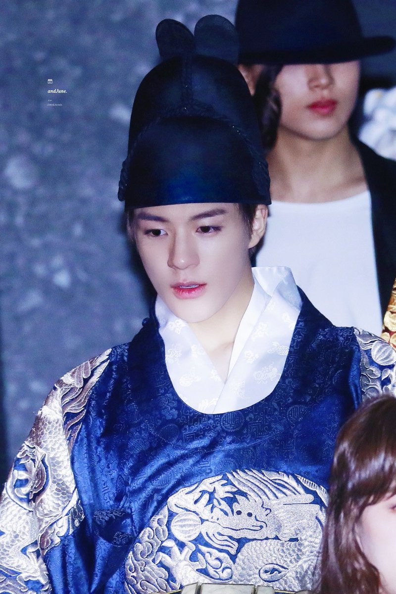 andJune_JJ's tweet photo. 181031 HQ 💙👑

#제노  #JENO #NCTDREAM https://t.co/FRs8FqEM5N