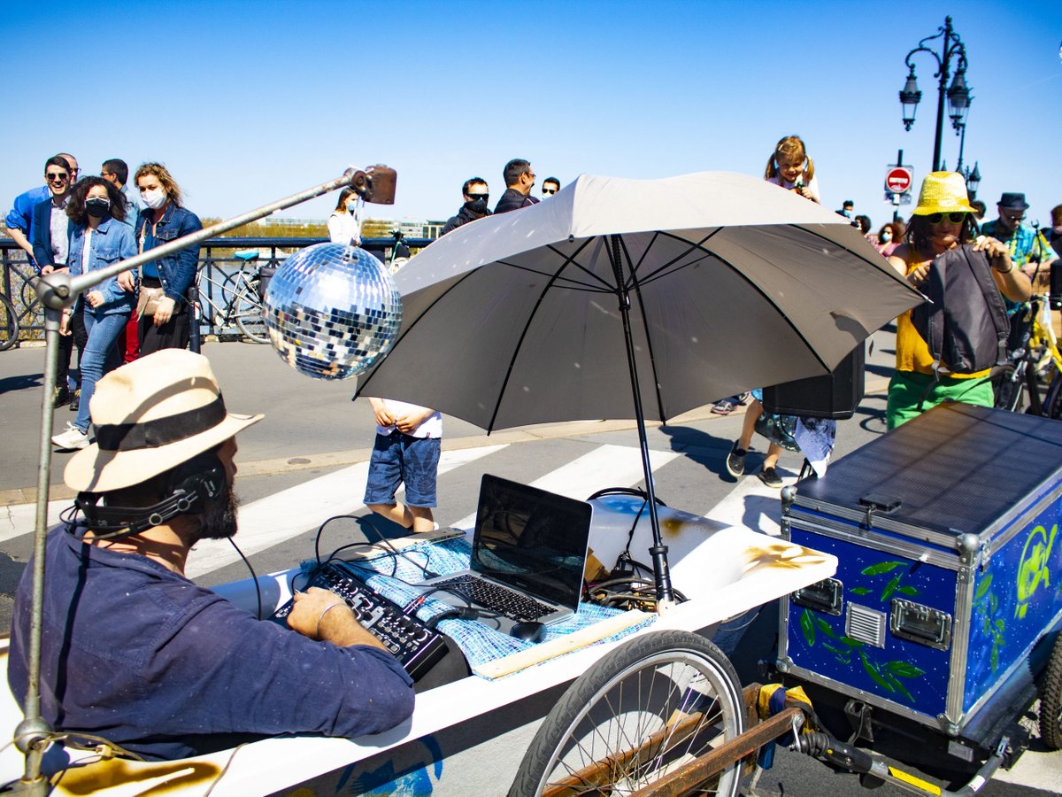 Fin août, le festival Les Furtives de l’association bordelaise <a href="/Slowfest33/">Slowfest</a>, circulera en vélo en Charente et en Charente-Maritime sur 7 étapes. Concerts, ateliers… l’événement pense le festival de demain, durable et éco-responsable 🚴‍♀️
letype.fr/2023/06/27/les…