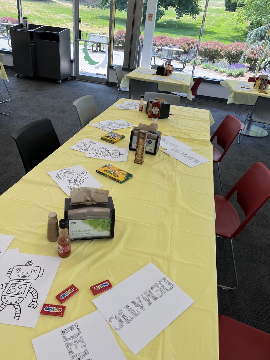 DematicAmericas's tweet photo. Our @DematicGlobal #GrandRapids campus hosted an open house event in which kids and loved ones were welcomed on-site to tour the office, play lawn games, enjoy snacks, watch a @FIRSTweets robotics demonstration, and more! #LifeatDematic https://t.co/UTw4YdadRk