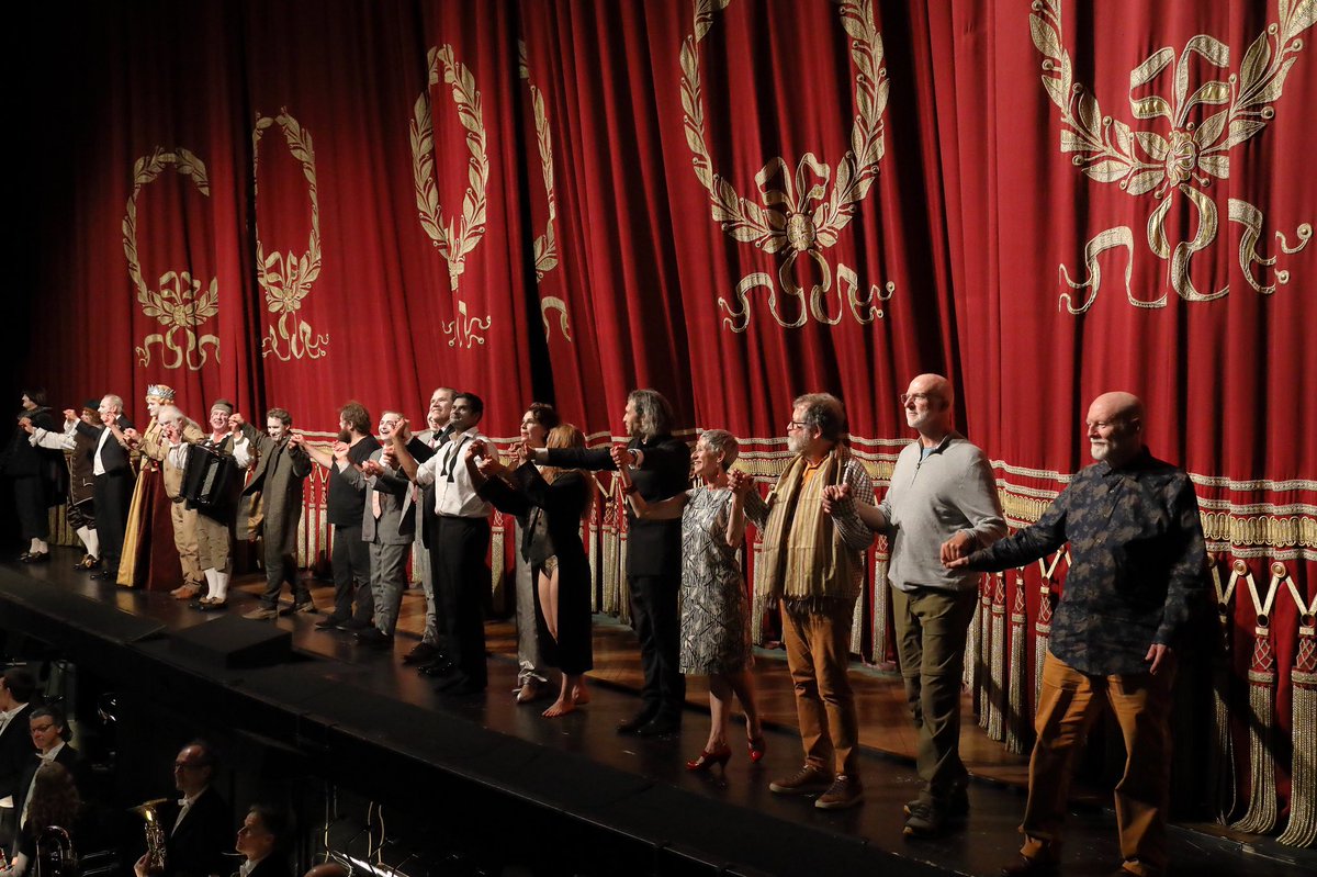 bay_staatsoper's tweet photo. MÜNCHNER OPERNFESTSPIELE 
HAMLET

Großer Applaus bei der Festspielpremiere HAMLET von Brett Dean. 
#BSOhamlet #BSOfestspiele

ℹ️+🎟👉🏻 https://t.co/Fhn8gg1NnD https://t.co/0s8wWCSaI5