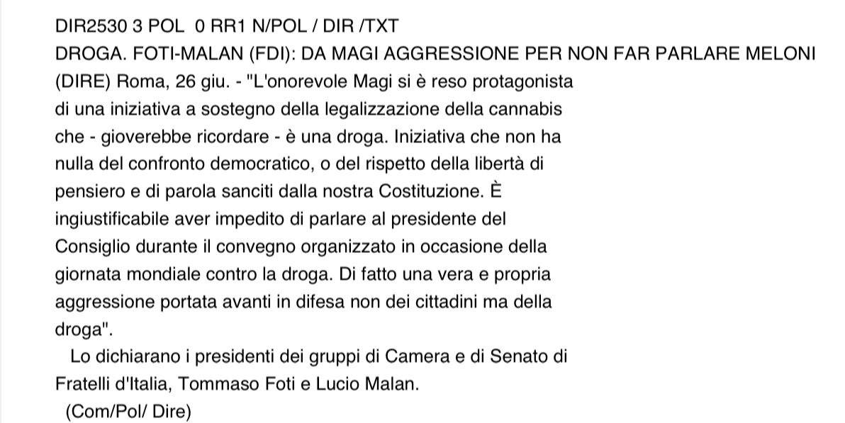 Riccardo #Magi: “Ieri pomeriggio Giorgia #Meloni ha parlato di intimidazione e i capigruppo di #FdI hanno fatto una nota congiunta per dire ‘Magi aggredisce il Presidente del Consiglio per impedirle di parlare’. 
Io ho solo esposto un cartello A4 mentre Meloni, da mesi, parla h24