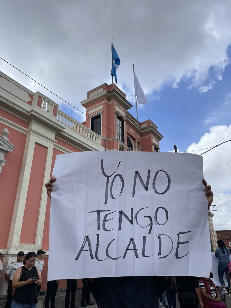 vozactualOf's tweet photo. Este es el mensaje constante de vecinos   que exigen el conteo de votos

 #QuiñonezFraude #QuiñónezNoGano https://t.co/Mv9ZYzXSD3