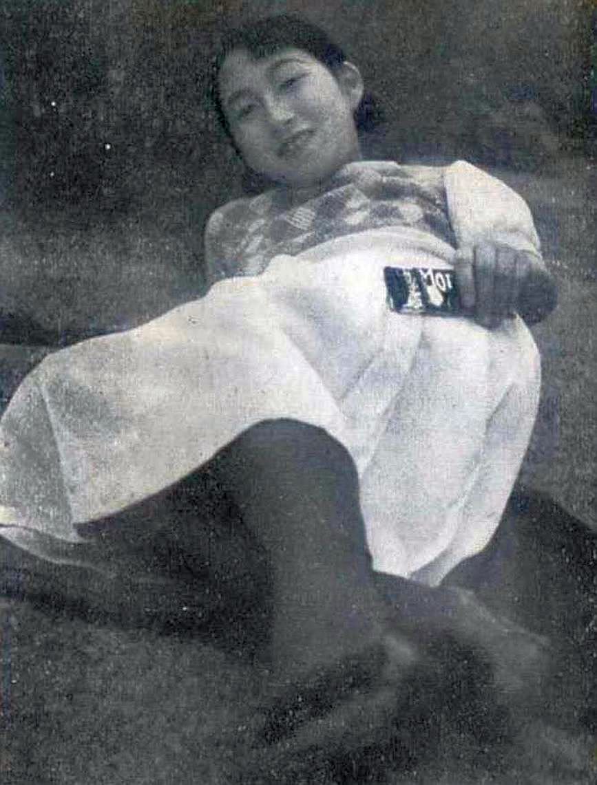 チョコレートは戦前の日本人も大好きで、写真を3つほど。 (1)昭和8年の