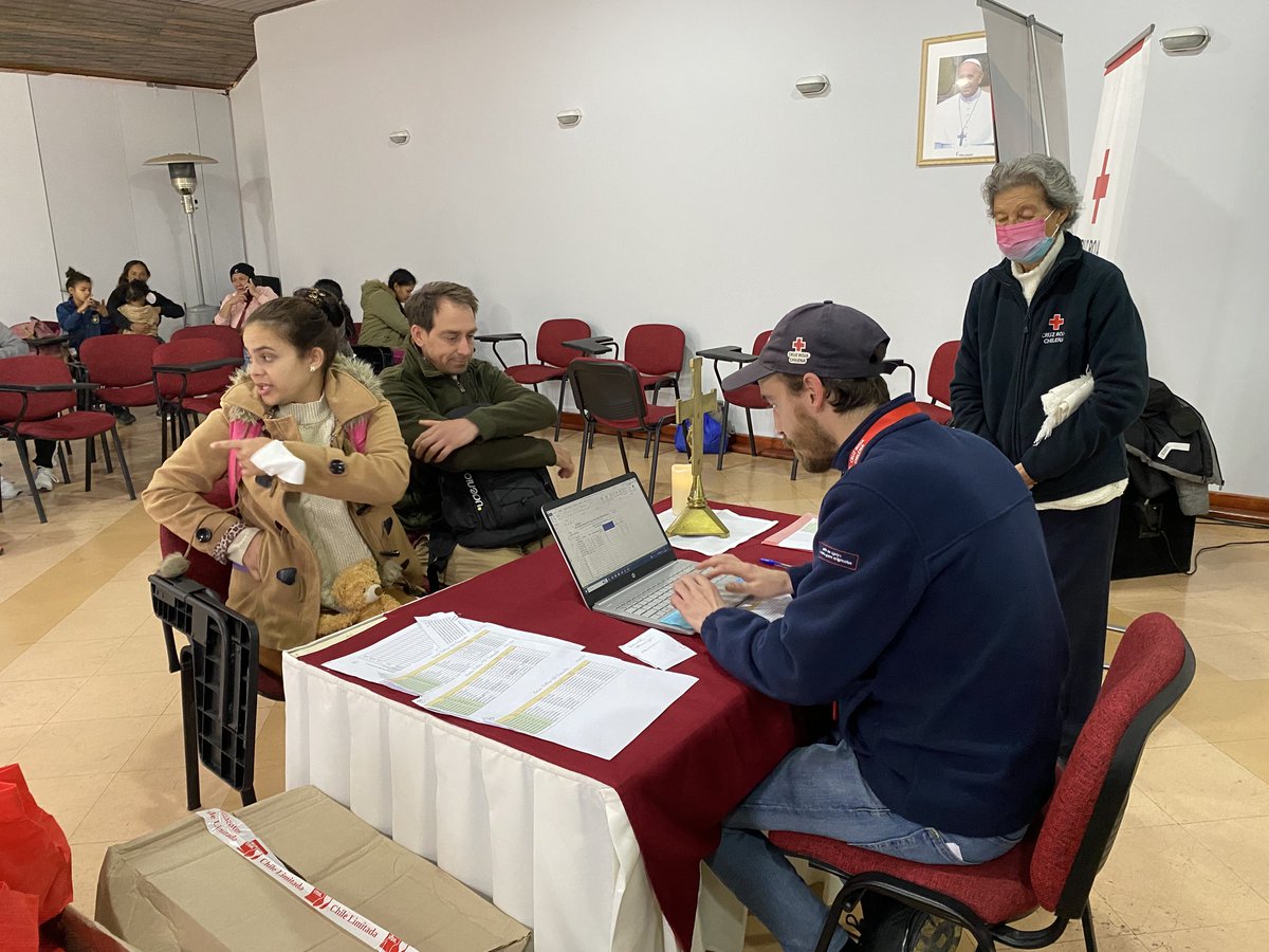 CruzRojaChilena's tweet photo. En el marco del Proyecto de Movilidad Poblacional desarrollado por #CruzRojaChilena, financiado por @crocerossa a cargo del Coordinador Nacional PMP Matteo Bianco llevó a cabo operativo de entrega de ayuda humanitaria en la casa de retiro #ElTransito en la Región de #Coquimbo https://t.co/UgCpfWArbk