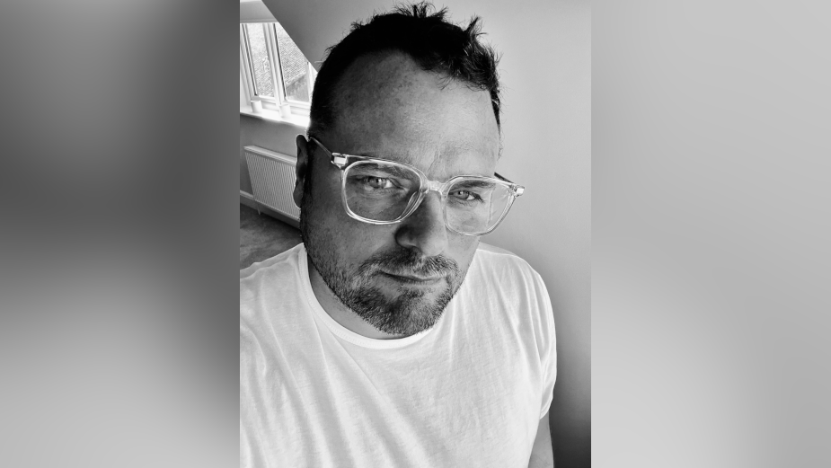 Little Black Book (@lbbonline) on Twitter photo .<a href="/RattlingStick/">RATTLING STICK</a> signs director Jim Gilchrist. hubs.la/Q01VXvbh0 .<a href="/RattlingStick/">RATTLING STICK</a> signs director Jim Gilchrist. hubs.la/Q01VXvbh0