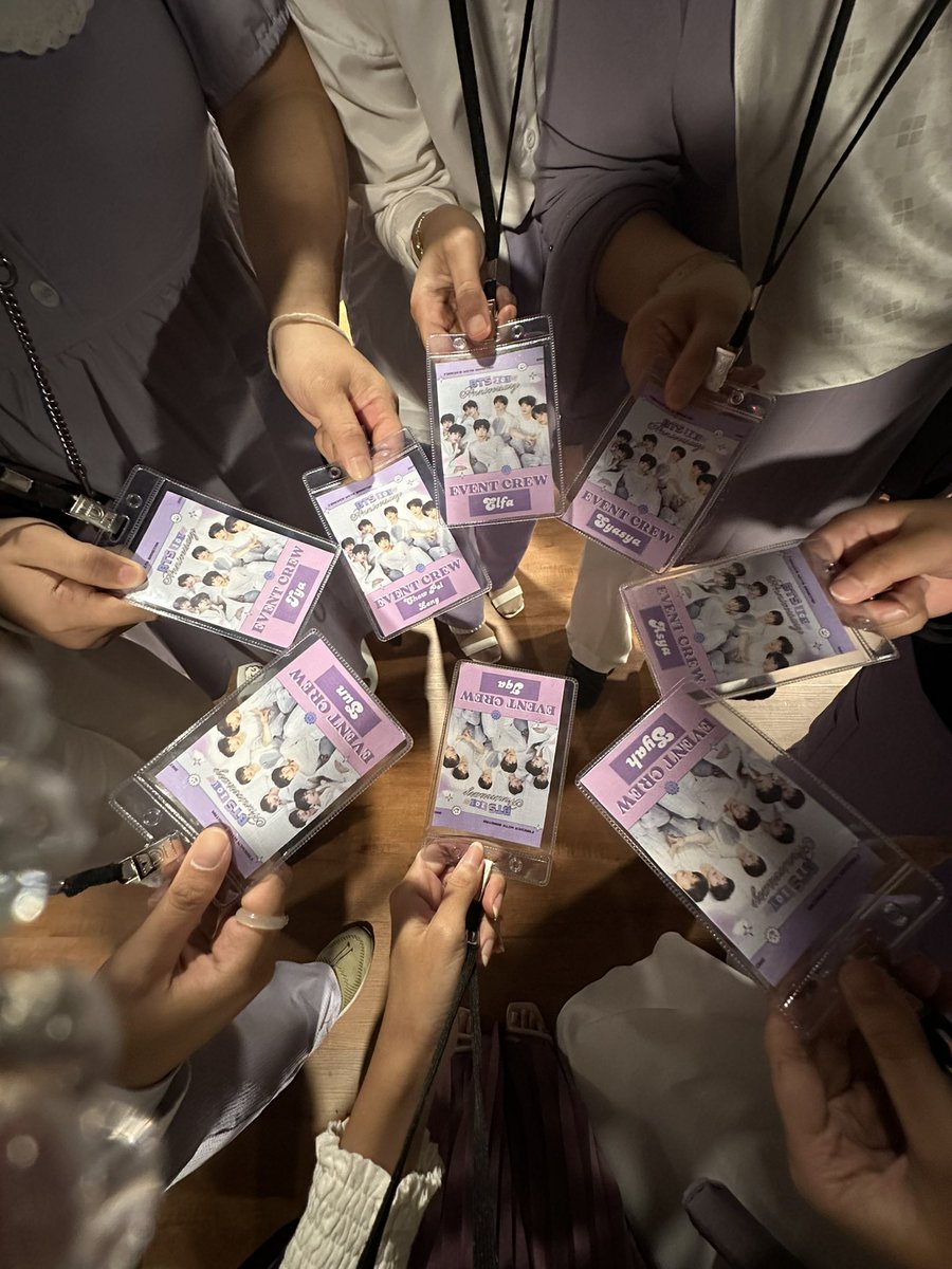 jjkscherie's tweet photo. cupsleeve event ૮꒰ ⑅ ´   ` ꒱ა

 ｡ﾟﾟ･｡･ﾟﾟ｡ 
  ･  250623 | bts 10th bday 
 　ﾟ･｡･

to celebrate a decade with our bangtan bbs! glad we could still make the event happen 💜🥂 huge shoutouts to the crew members- theyre the best ngl #ForeverWithBANGTAN https://t.co/Ek25DfizgQ