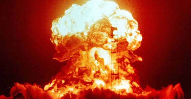 WhyCallicus's tweet image. What's the first thing you do when this happens?