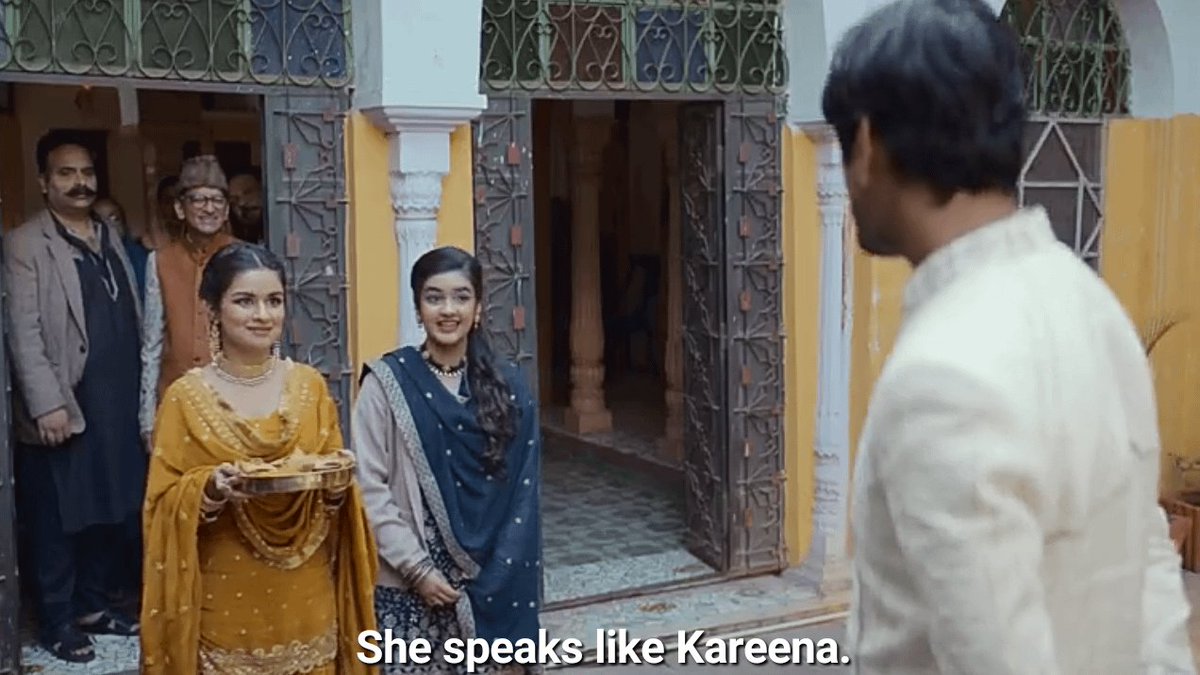 #KareenaKapoorKhan reference in #TikuWedsSheru