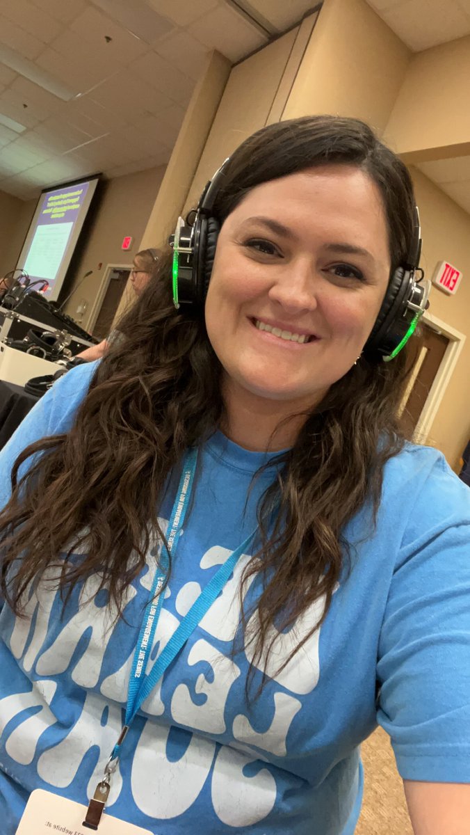 MsHagansClass's tweet photo. Learning about co-teaching with @johnantonetti and some really cool technology!  #d4e2023 #grrecky @nweseagles https://t.co/nKz6FV32N6