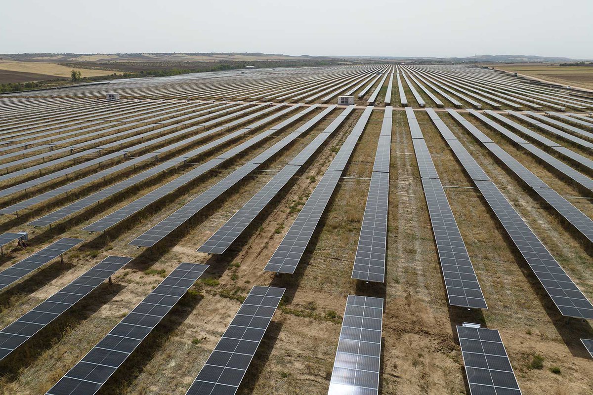 SolarQuarter's tweet image. @RWE_AG  Scales Up Spanish Solar Business through Large-scale Solar Farms 
solarquarter.com/2023/06/27/rwe… #SolarQuarter #SolarNews #Solarenergy #cleantech #cleanenergy #energy