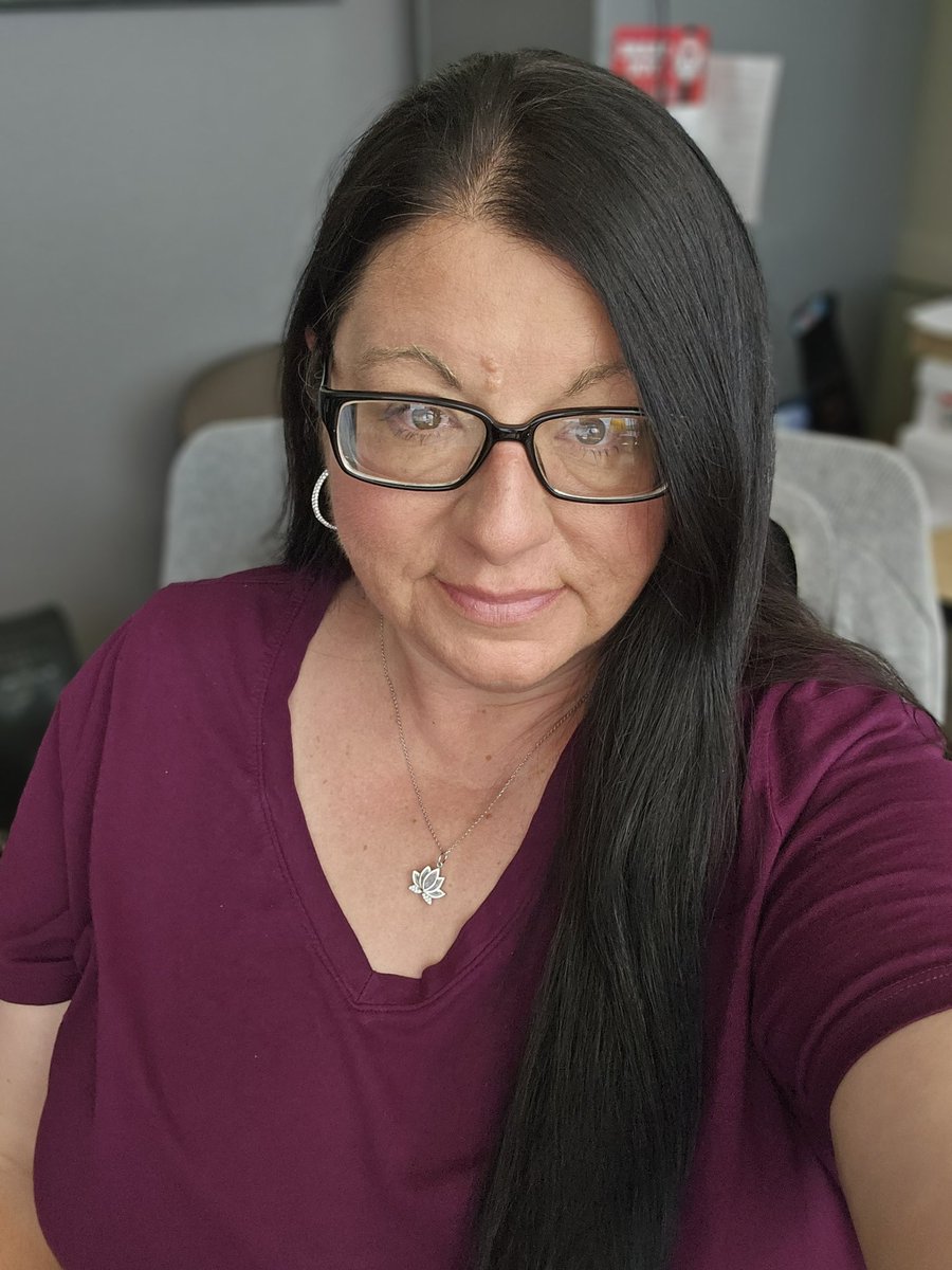 suzyemre's tweet photo. Happy Tuesday! This is a crazy week. I am a huge fan of natural supplements. With all going on in my world, I am so thankful for Intuitiv Wellness supplements for focus and "Feel Good".
Have a great day!
#HappyTuesday #IntuitivWellness #ThinkGoodness https://t.co/yVBxZwaJ7I