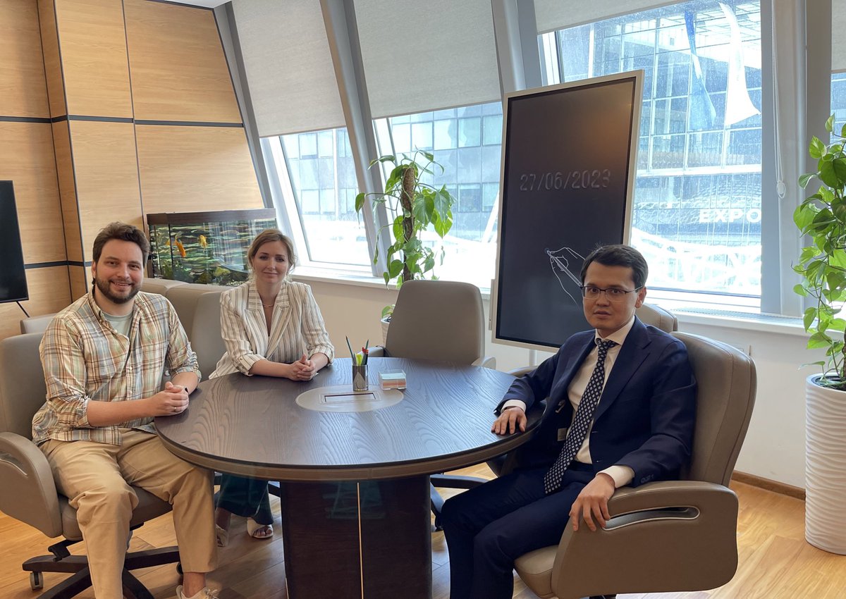 Exciting meeting with <a href="/Nick_Davidov/">Nick Davidov</a> , a prominent venture investor and respected IT entrepreneur, during his visit to Astana. Impressed by our digital government services and startup ecosystem. Grateful for positive feedback on our progress ✊🏼
