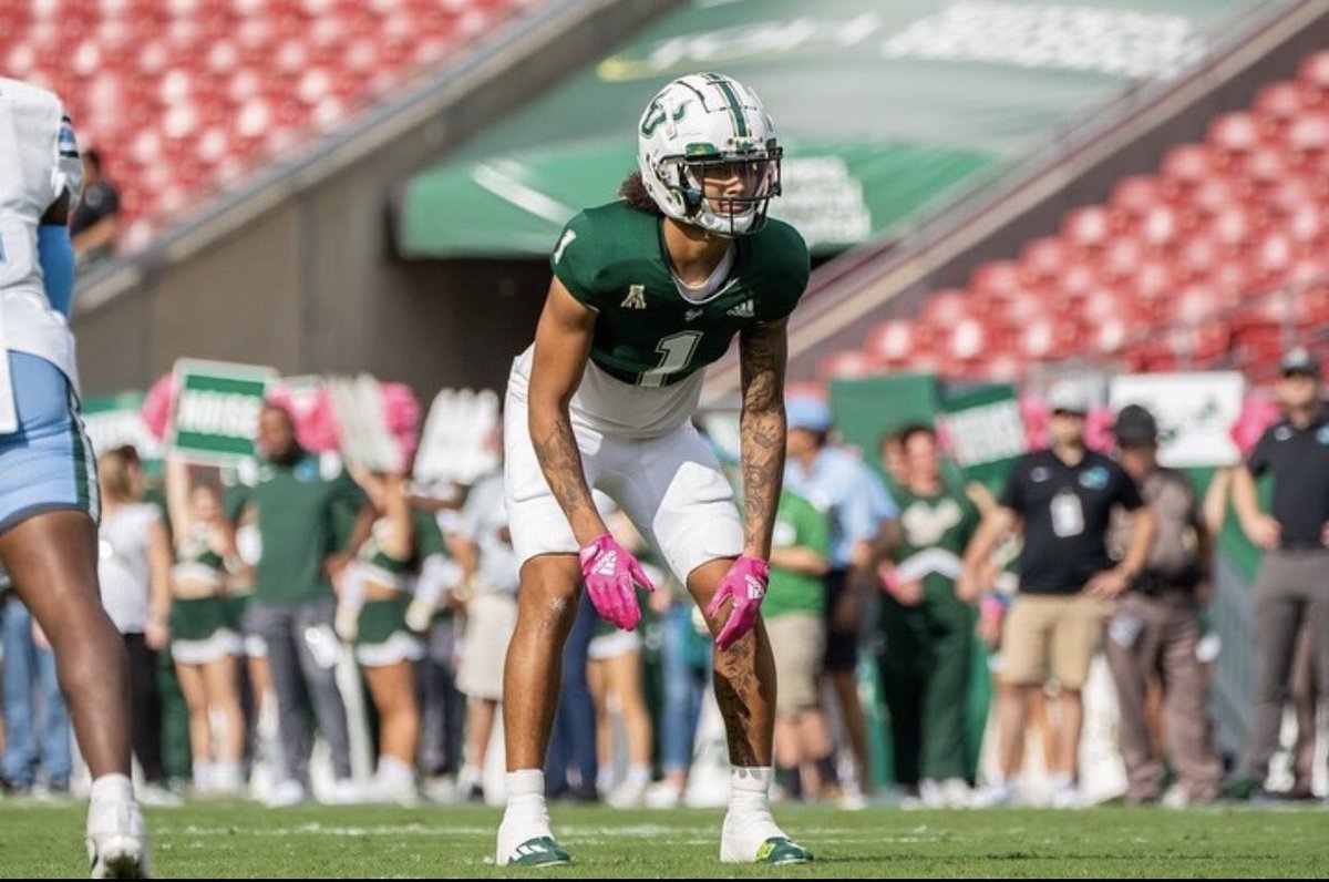 JaquariBrown6's tweet photo. #AGTG BLESSED TO RECEIVE AN OFFER FROM THE UNIVERSITY OF SOUTH FLORIDA!!! @CoachEdwards10 @HocoRecruits @JamarkusWill @tone2782 @CoachBirkett @RecruitGeorgia @ChadSimmons_ @JeremyO_Johnson @CoachSing18 @chastain_kelly @Ztaisler https://t.co/T4kgJlteZ3