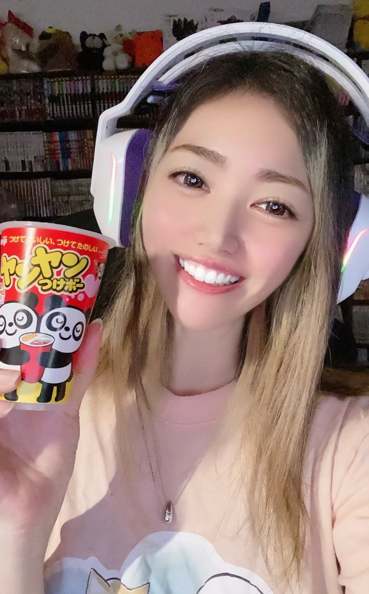 Nekoteto on Twitter: "いえーい今日もヤンヤンしてるぜ！🐼 今から3時過ぎまでイベントバッジ取るためのカジュアルか危険武装を一緒に行ってくれる人いるかい？🍫 @2"