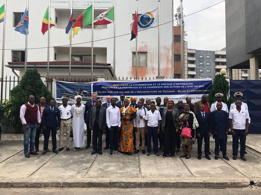 expertisefrance's tweet photo. 📍Pointe-Noire - Anniversaire des 10 ans de l’Architecture de Yaoundé
🚢Après un débriefing de l’exercice sur l’« Action en Mer » effectué hier au #CRESMAC, M. Gilles Chehab, Expert en Renforcement des Capacités du projet #EnMAR, a délivré 2 formations, sur la « Sensibilisation au Domaine Maritime » et sur la « Gestion de crise ».
La trentaine de personnes présentes ont ensuite participé à des travaux de groupes, session clôturée par M. Chehab.
#YARIS