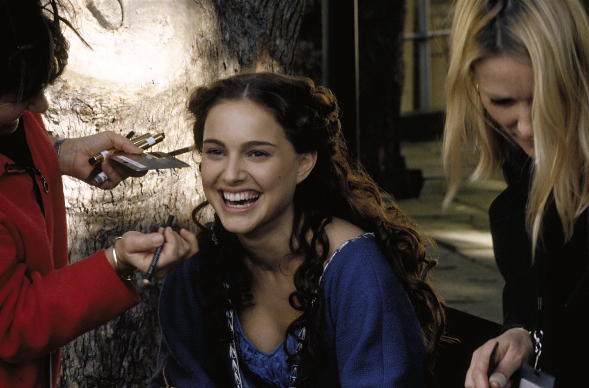 sw_holocron's tweet photo. Natalie Portman behind the scenes of Attack of the Clones https://t.co/CCJV7Skyj6