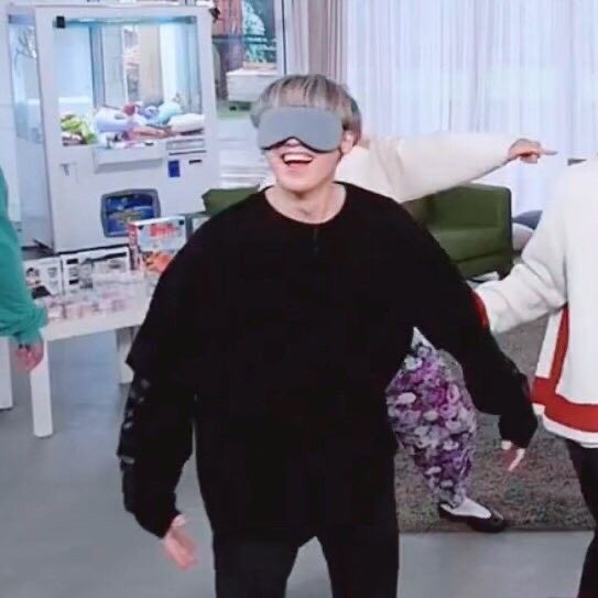 lesseryoongi's tweet photo. my tiny lesser panda ☹️ https://t.co/GBoAn0b6OF