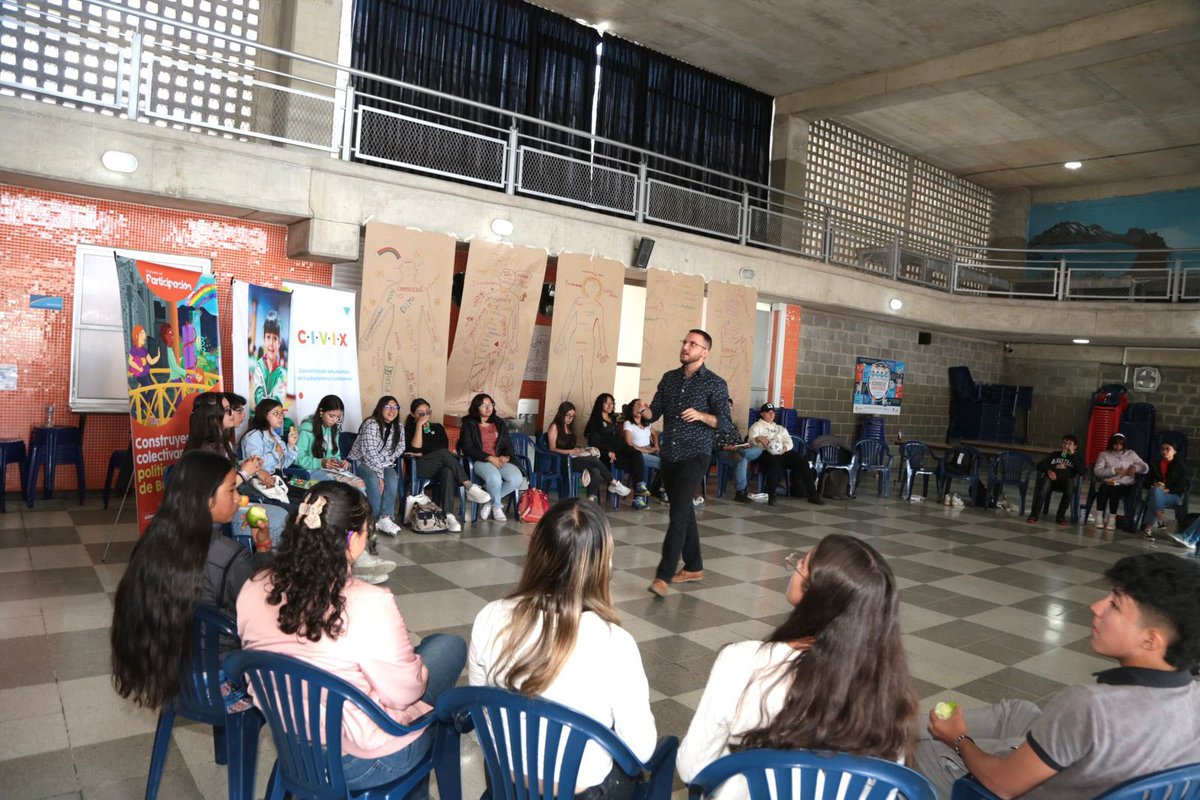 Educacionbogota's tweet photo. En este espacio encontramos diferentes fórmulas para liderar procesos de transformación social y comunitaria. 

Una experiencia transformadora que les ayudará a convertir sus sueños en acción usando de habilidades de liderazgo y trabajo en equipo. #Liderab https://t.co/3Fn7wkaO7y
