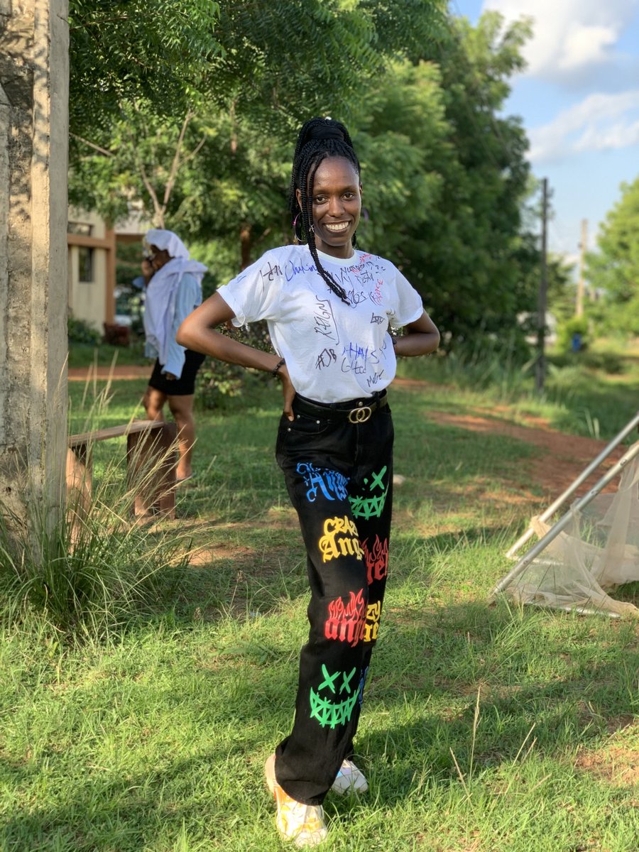 ๒є๓👩🏾‍🦱 tweet media