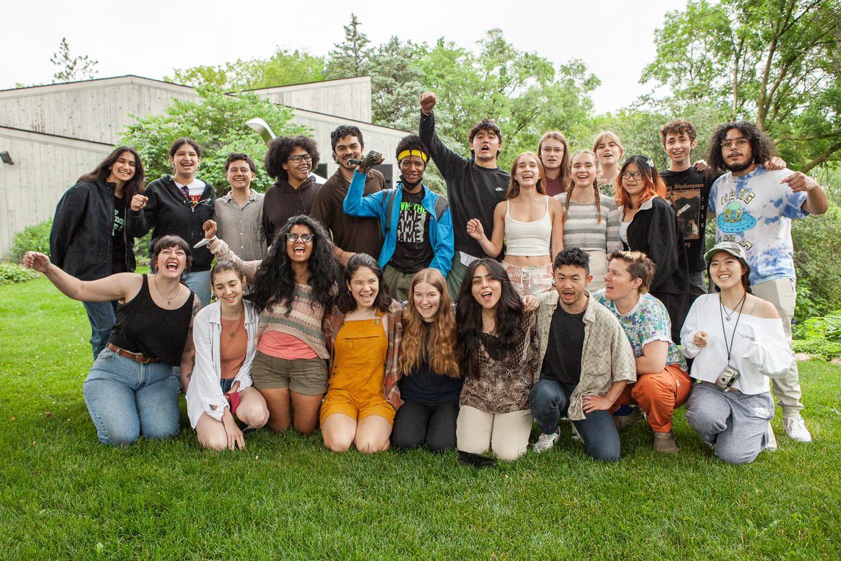 sunrisemvmt's tweet photo. THE GREEN NEW DEAL IS COMING TO A HIGH SCHOOL NEAR YOU LFG https://t.co/upcogu7CJv