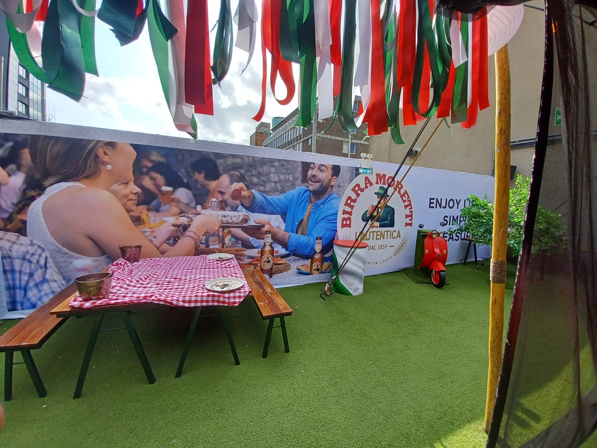 WalkerComm's tweet image. We were delighted to work with the @unitedwines team to execute the Ciao Bella-fast Birra Moretti Event last night🍺🇮🇹
Everyone enjoyed a taste of Italy with an unforgettable evening of Italian food, music, comedy, prizes &amp;amp; of course @BirraMorettiUK at The National Belfast.