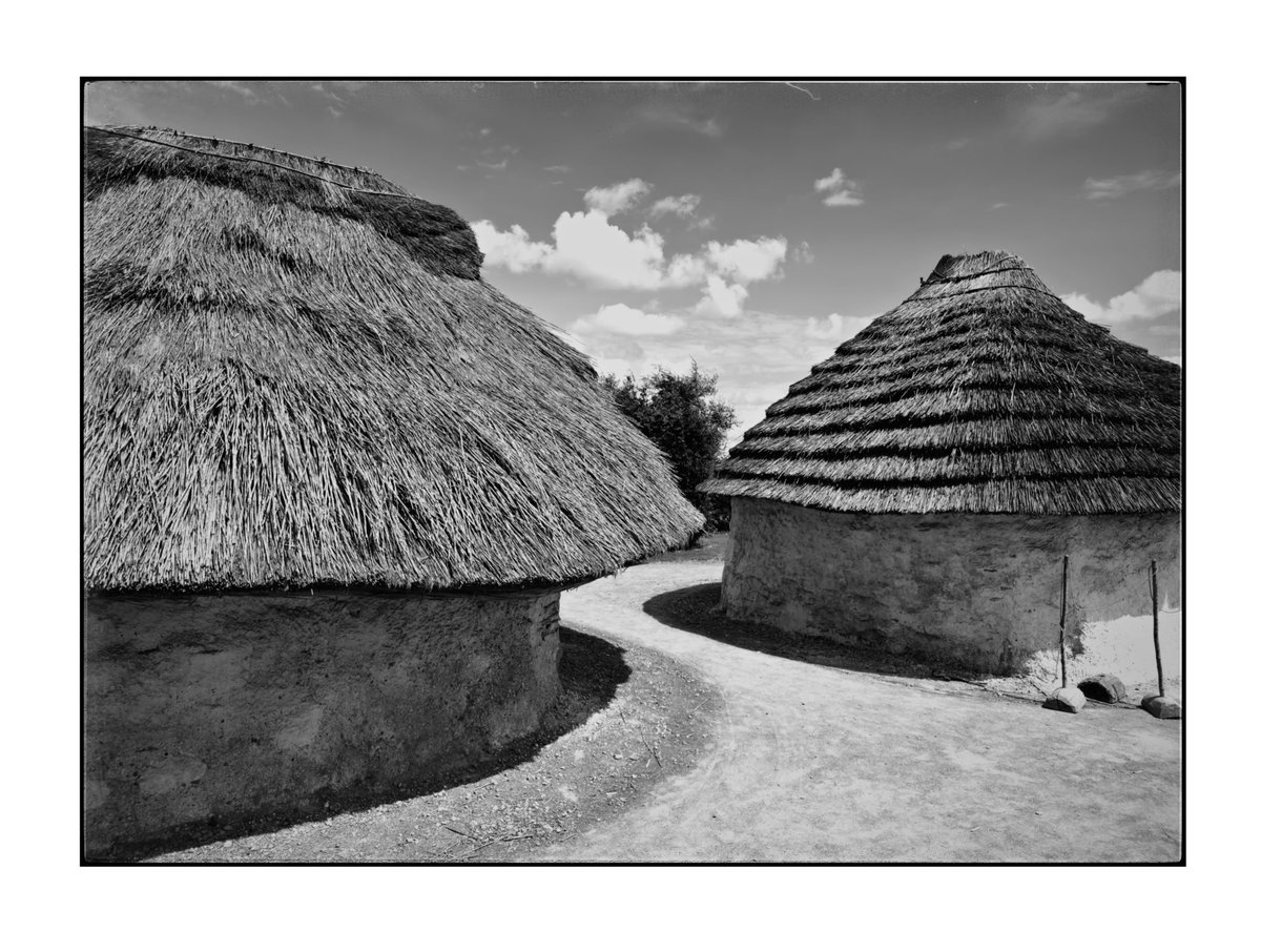 Huts 

#architecture #monochrome #salisbury #wiltshire #photography #apple #iphone14pro #iphoneography #mobilephotograpy
