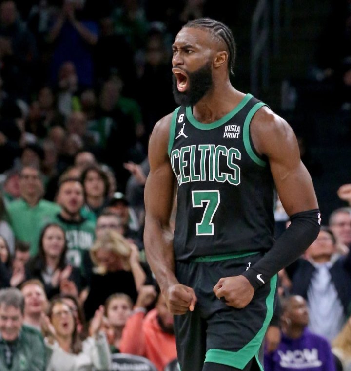 Jaylen Brown through the first 8 games of the 2023 playoffs:

26.0 PPG
5.1 RPG
3.3 APG
1.3 SPG
56% FG
54% 3PT (🤯)
5-3 record

Special player☘️