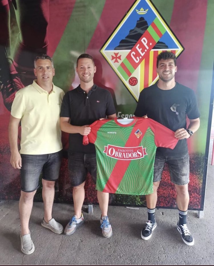 ⚽️ Amb moltes ganes de començar‼️

Gràcies <a href="/xavimartos/">xavi martos</a> per acceptar el repte i poder-lo gaudir junts.😉

Som-hi <a href="/cepuigreig/">CE Puig-reig</a> ‼️
#2Cat #futcat