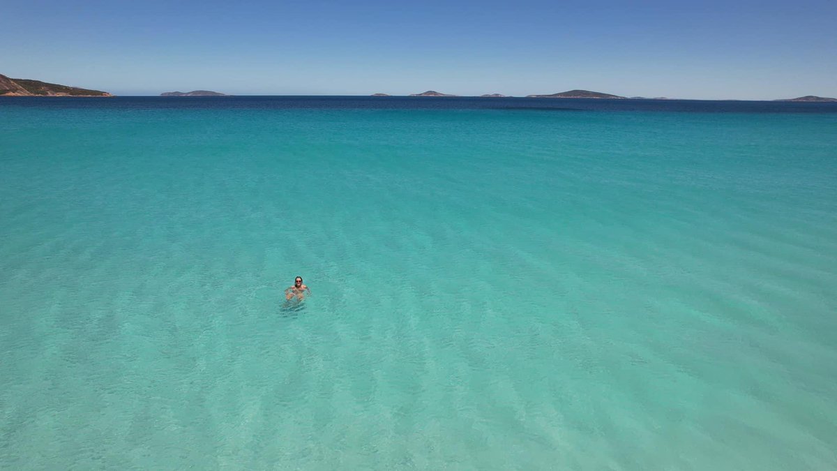 OMG!!!! Cape Le Grand is Amazing…the colour of the water is to die for. Check Out Our Latest Video On Our YouTube
#capelegrand #79serieslandcruiser #westernaustralia #beachdriving #bestbeaches #travellingaustralia #australia #overlanding #overlanding4x4 #4wd #4x4 #travelcouple