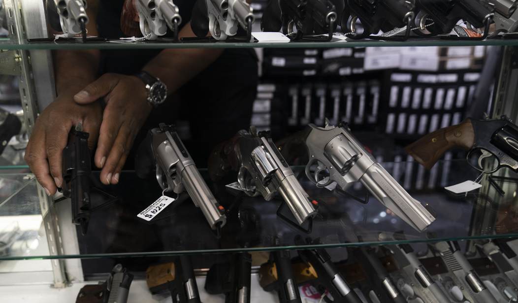 How do felons get guns? One publication actually looked dlvr.it/SrKCfF