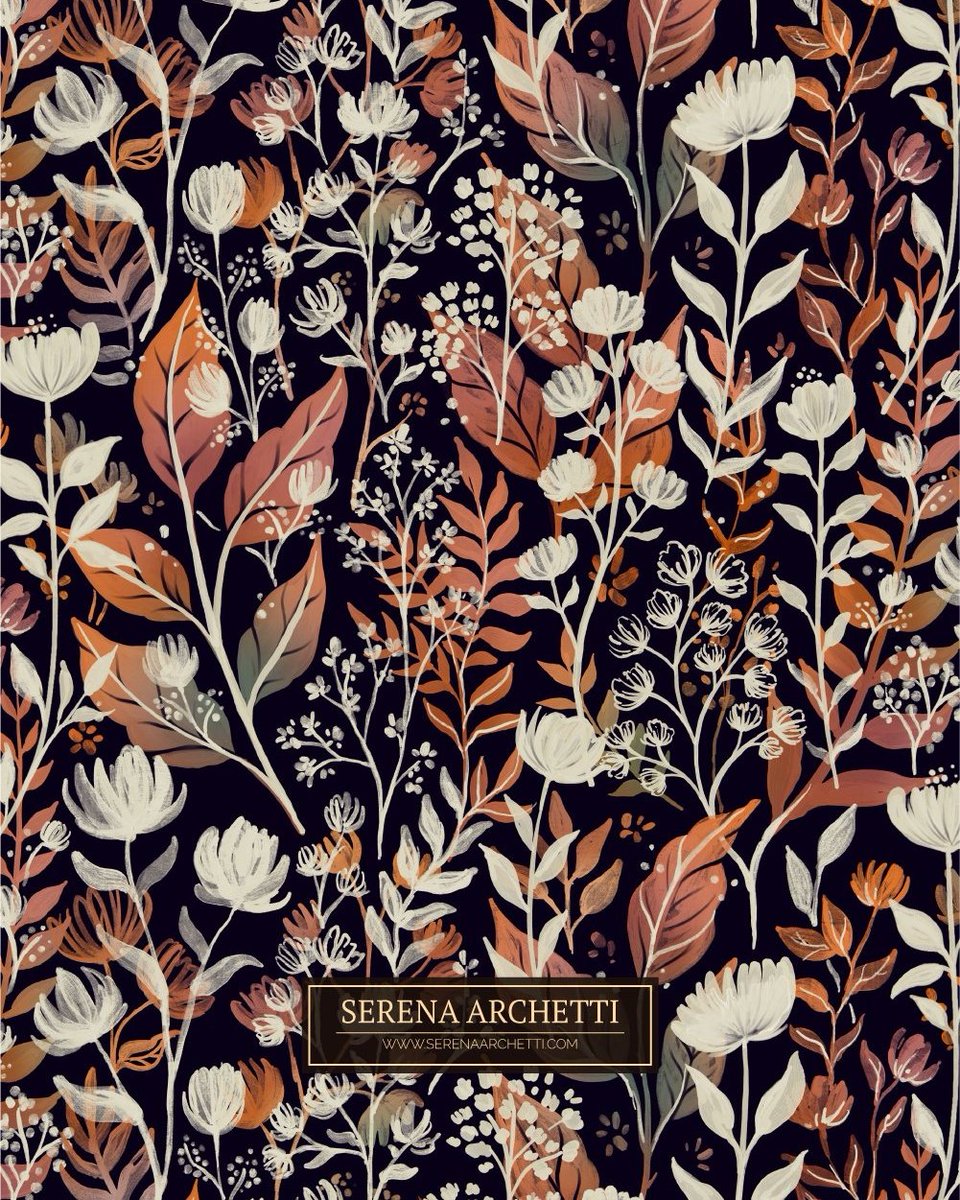 Serena Archetti is capturing the moody floral trend. 'It is all about using darker colors for florals and creating a mysterious and magical aesthetic. It has such a fascinating vibe that is both eerie and elegant.' Give this a double tap if you love the trend too!💗