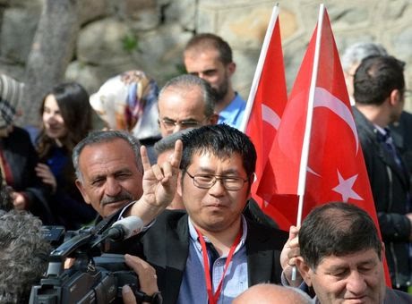 Japon Ülkücü Dr. Keisuke Wakizaka:

'Kafkasya üzerine çalışan bir akademisyen olarak, Ermenistan'dan sınırdışı edildim. Türk ajanı olmakla suçlanıp, hakaretlere uğradım. Ermeni polisler bana küfürler ettiler. Ermenice bildiğim için bütün söylenenleri net bir şekilde anladım.…