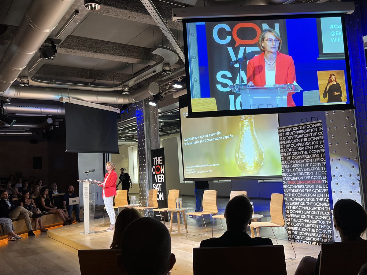 LluisMontoliu's tweet photo. Celebrando el 5º aniversario de @Conversation_E en el @EspacioFTef junto a @edusadeci @ElenaSanz_ @DrAstrocyte Marga del Val, Marta Beltrán, Marta Ferrero, Eduardo Baura et al. #ConversationES #CincoAñosDeConversaciones https://t.co/ejIRl1MObz