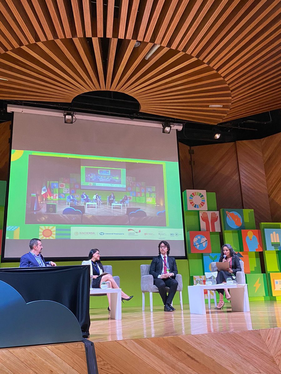 GabyNino80's tweet photo. Ayer en representación de #FINACC participé en la mesa de taxonomía con expert@s del sector financiero. Hablamos de mejores prácticas intern. y nac, índice de género, retos y características de la taxo mexicana. Gracias por las pics a @luccciole @GIZMexico @BMZ_Bund https://t.co/YAUVXW2nLD
