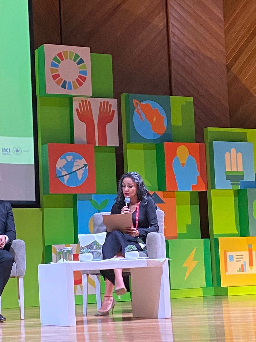 GabyNino80's tweet photo. Ayer en representación de #FINACC participé en la mesa de taxonomía con expert@s del sector financiero. Hablamos de mejores prácticas intern. y nac, índice de género, retos y características de la taxo mexicana. Gracias por las pics a @luccciole @GIZMexico @BMZ_Bund https://t.co/YAUVXW2nLD