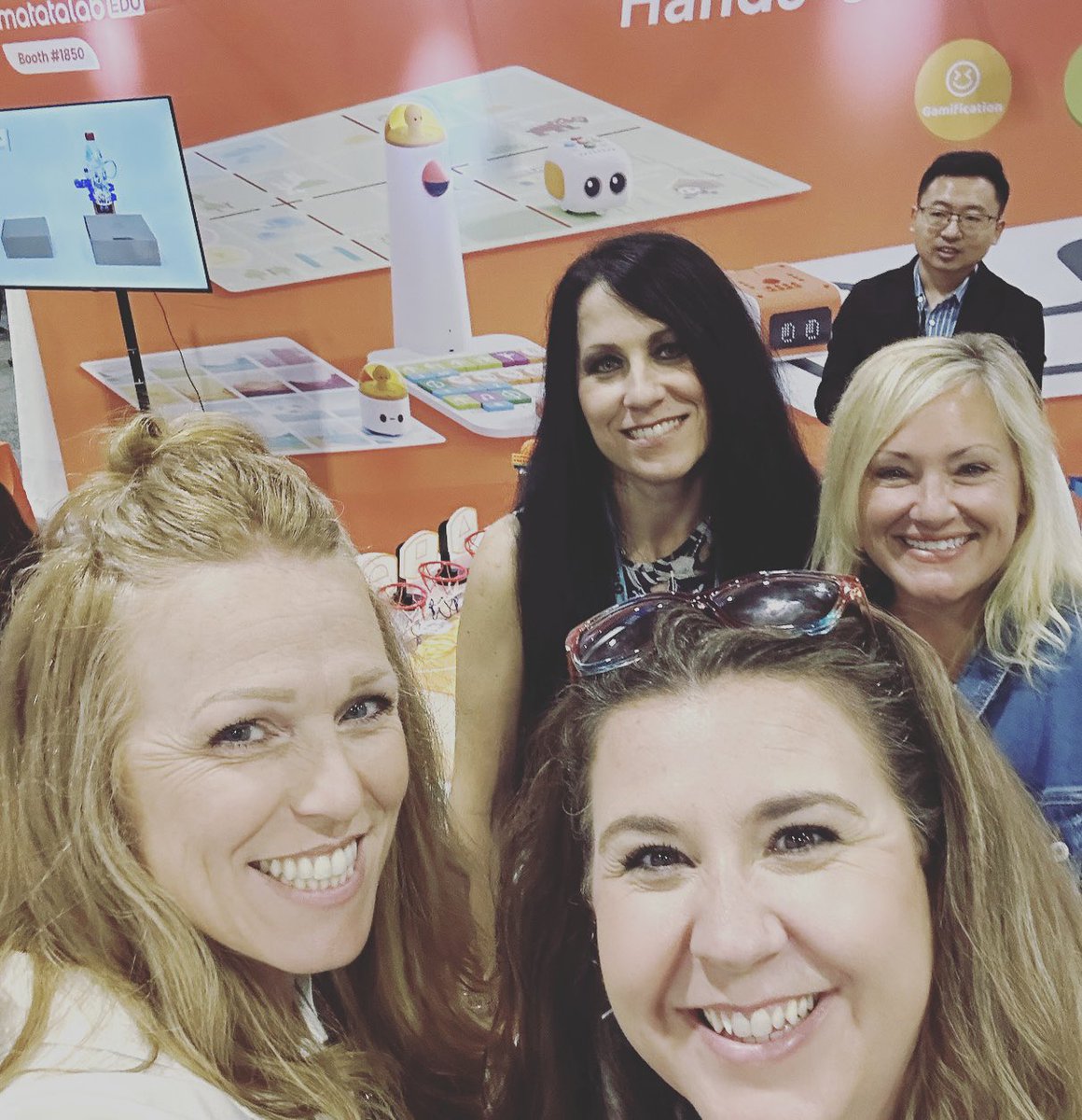 Fabulous #PLF moments in the Expo Hall! ♥️😍<a href="/edu_match/">EduMatch®</a> #PLN <a href="/EdumatchBooks/">EduMatch Publishing</a> #Nan3EDU #ALLinEDU #ISTElive23