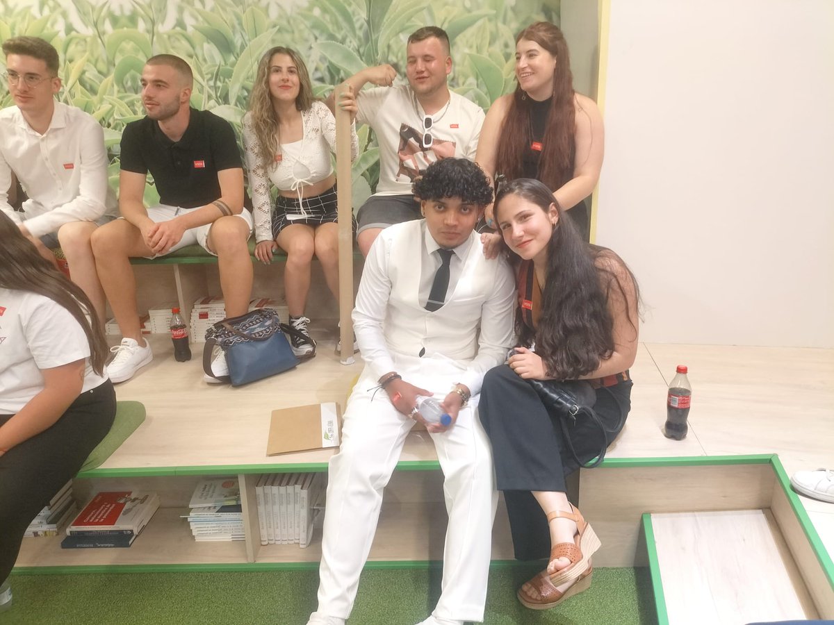 Hui el <a href="/CIPFP_DENIA/">CIPFP DE DENIA</a> estem a Madrid per motiu de la GIRA Jóvenes <a href="/CocaCola_es/">Coca-Cola España</a> Som finalistes!!! El nostre alumnat dels cicles superiors s'han fet avant portant una iniciativa ben atractiva que han treballat tot el curs. Enhorabona!! <a href="/fp_empresa/">FPEmpresa</a> <a href="/CEFIRE_FP_ERE/">Àmbit Formació Professional i ERE</a>