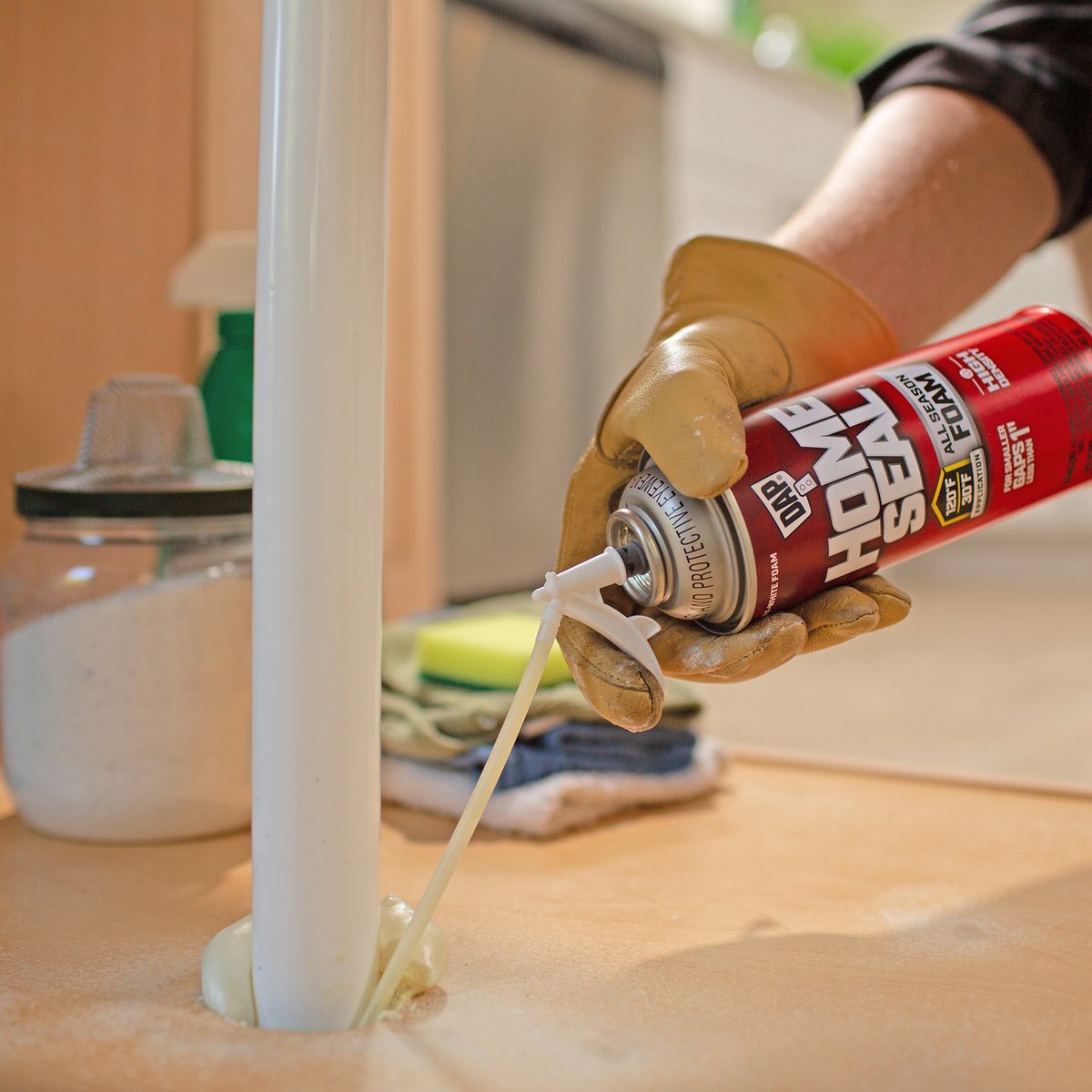 DAPproducts's tweet photo. When applying Home Seal Foam Sealant, be sure to fill the gap 1/3 of the way to ensure there is room for expansion. #DAPTipTuesday #DAPTips #DAPFoam https://t.co/00QAx1In81