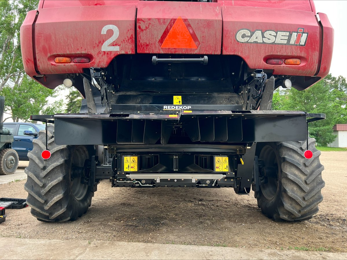 redekopmfg's tweet image. We did an SCU installation  at the beginning of June at NDSU’s Carrington research extension center. Thank you to  @NDSUWeeds Joe Ikley, Extension Weed Specialist in the Department of Plant Sciences and Mike Ostlie @agronomizeNDSU, Carrington site manager.  @NDSU @Case_IH