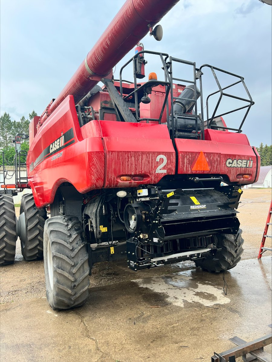 redekopmfg's tweet image. We did an SCU installation  at the beginning of June at NDSU’s Carrington research extension center. Thank you to  @NDSUWeeds Joe Ikley, Extension Weed Specialist in the Department of Plant Sciences and Mike Ostlie @agronomizeNDSU, Carrington site manager.  @NDSU @Case_IH