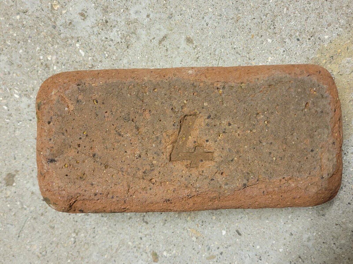 seabricksteve's tweet image. 🧱Mystery #vintage Brick! #No4 #Number4
🧱Checkout all other #oldbricks ebay.co.uk/usr/seabrickst……
#NCB #coalmining #pit #miningheritage #brickworks #eastdurham #heritagebricks #colliery #coal #mining #countydurham #miner #northeast