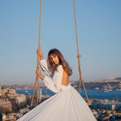 FiruzaGafurova's tweet photo. Раз уж я вернулась, пусть и аватарка заиграет новыми красками 🕊️ https://t.co/qL1waSX2Ux