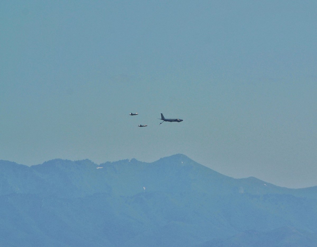 @fox13 1st photo of the 151st Air Refueling Wing heading NW over @HerrimanCity and 2nd photo of them heading to Southern Utah. 
#151stAirRefuelingWing #flyover @AirMobilityCmd #NKAWTG #UTANG #GlobalReach  #OperationCentenialContact #CenturyofAR