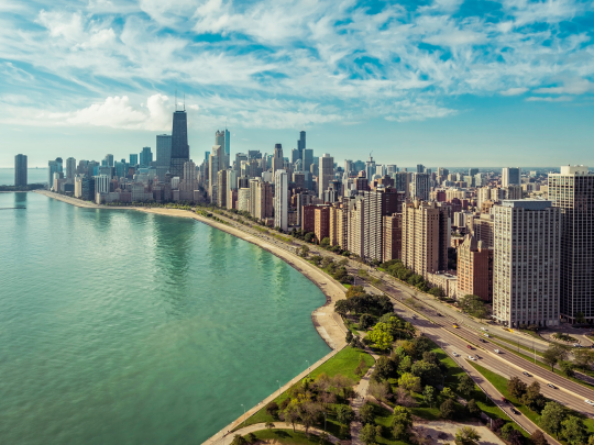 🌉 Relocating from the suburbs to the city? Trust Under One Roof to make the transition seamless. We're here to help you settle into your new urban lifestyle hassle-free. Contact us for an estimate. 
#chicagomovers #chicagorealestate #chicago #chicagoillinois #chicagobound