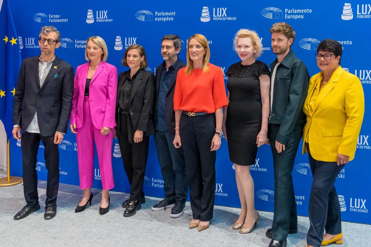 Tonight, <a href="/Europarl_EN/">European Parliament</a> celebrates what unites us.

Through the power of storytelling, films reach hearts, move souls &amp; give hope. They inspire us for change.   

Proud that with the #LUXAudienceAward, <a href="/Europarl_EN/">European Parliament</a> embraces &amp; promotes European cinema &amp; the values that we stand for.